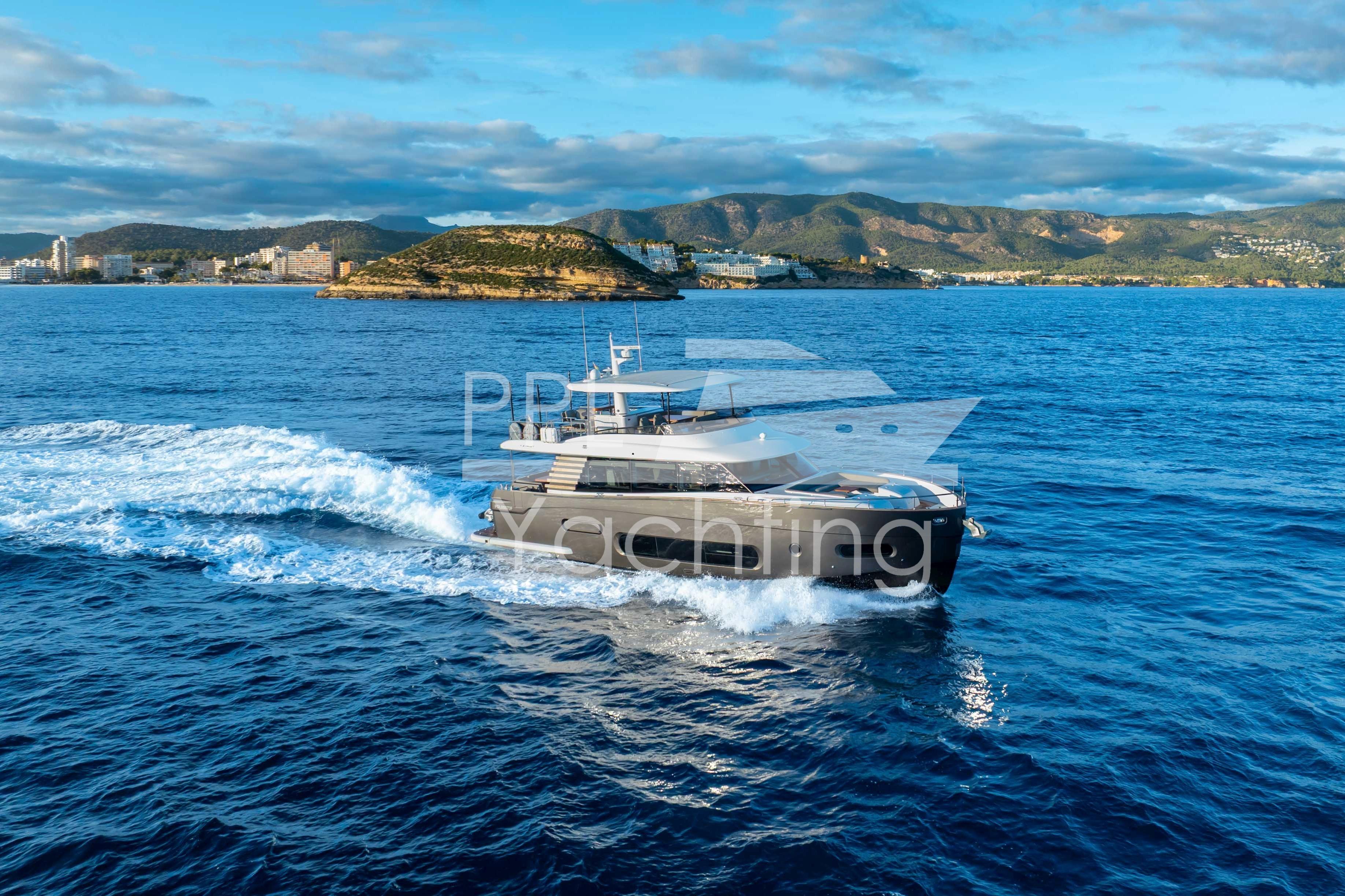 2021 Azimut Magellano 66