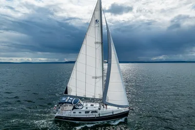Hunter 41 Deck Salon