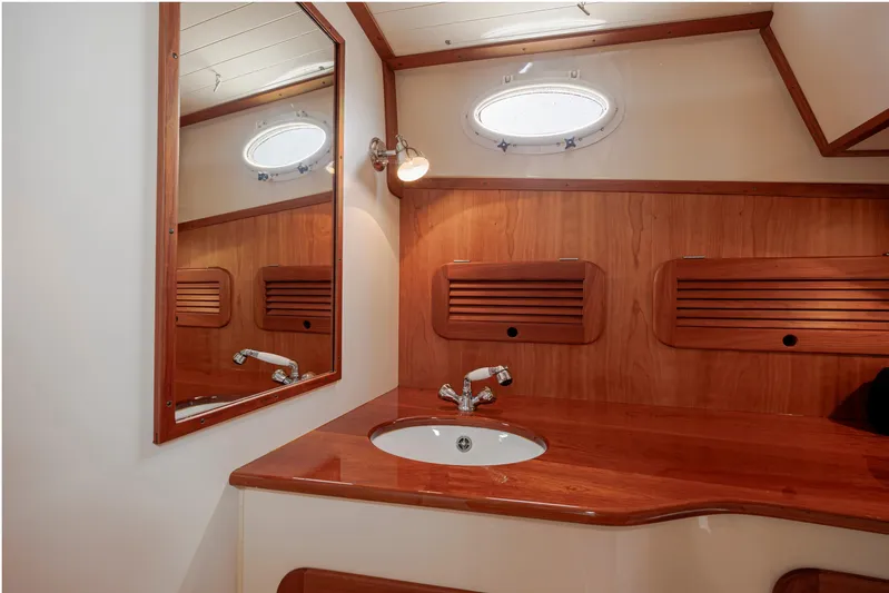 Out Of Reach Yacht Photos Pics 