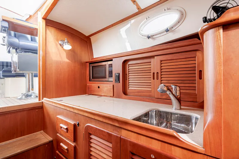 Out Of Reach Yacht Photos Pics 