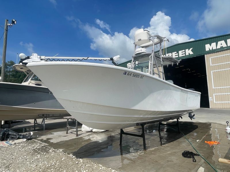 2004 Regulator 26 Center Console
