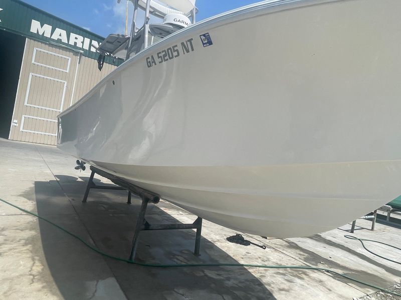 2004 Regulator 26 Center Console