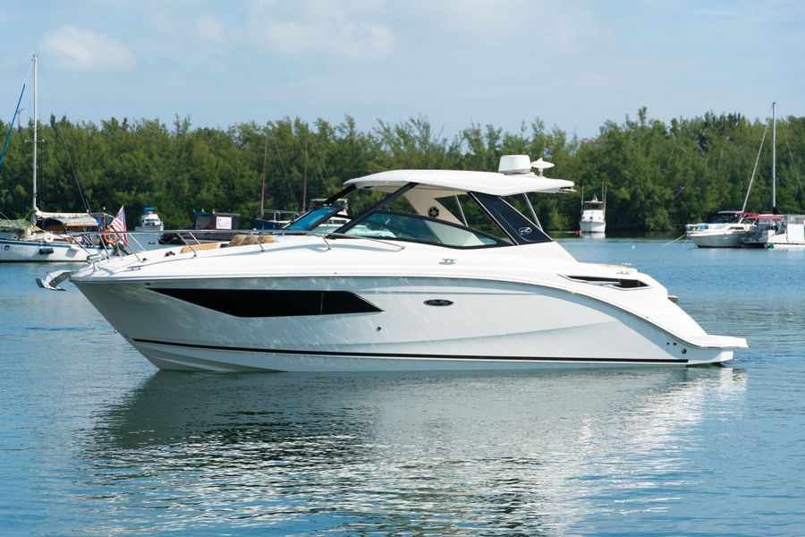 2019 Sea Ray 320 Sundancer