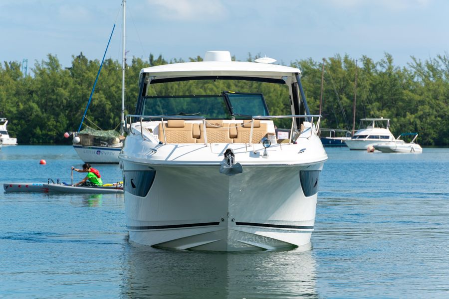 2019 Sea Ray 320 Sundancer