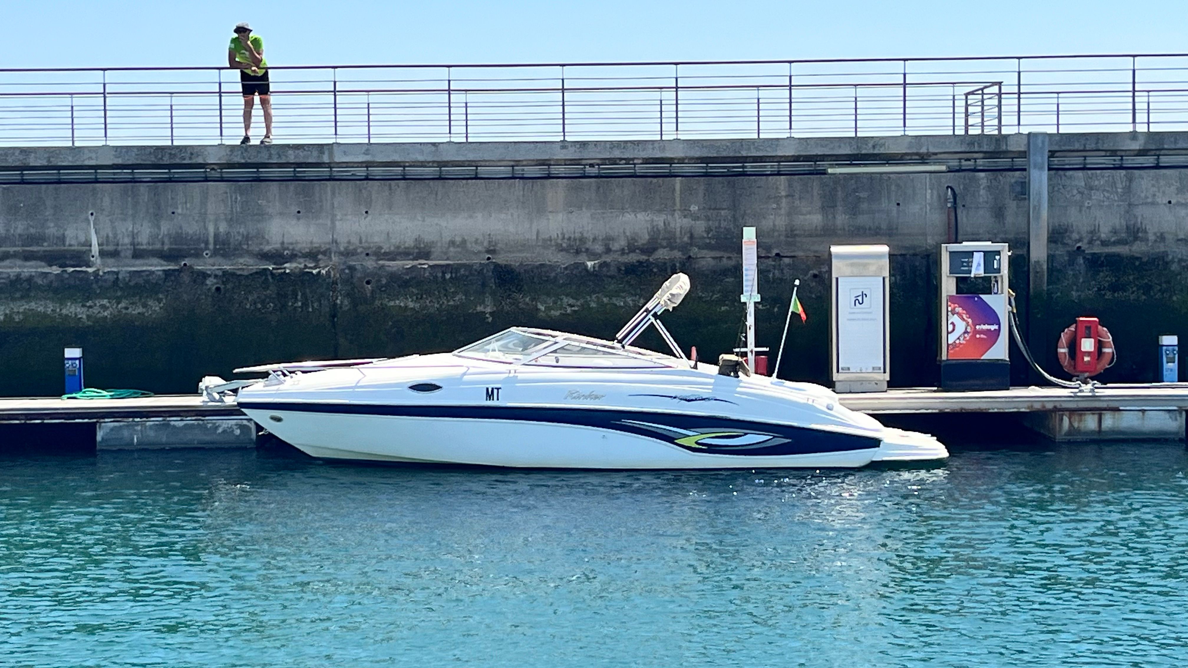 2002 Rinker Captiva 232 Cuddy