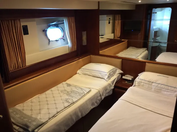 Yacht Photos Pics Interior of 2004 Azimut 85 yacht with twin beds.
