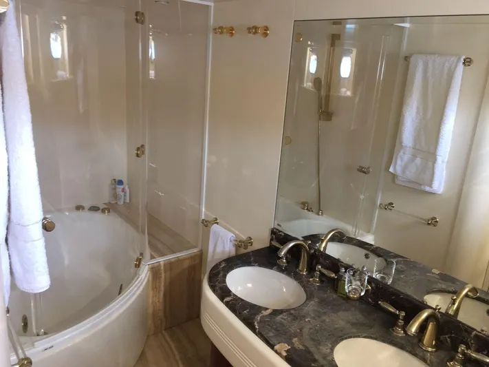  Yacht Photos Pics Luxurious bathroom on a 2004 Azimut 85 yacht.