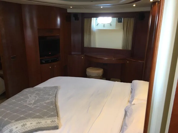  Yacht Photos Pics Luxurious cabin on a 2004 Azimut 85 yacht.