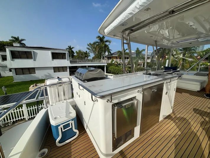  Yacht Photos Pics Leopard 58 Yacht 2019 with outdoor kitchen and grill on deck.