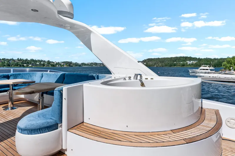  Yacht Photos Pics Luxurious Horizon Elegance 80 yacht deck with jacuzzi and seating, 2000 model.