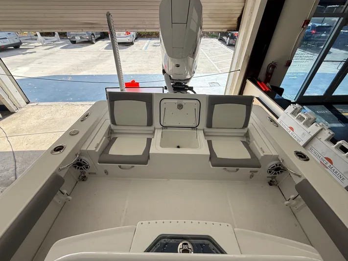  Yacht Photos Pics 2025 Everglades 253 Cc - Image 15