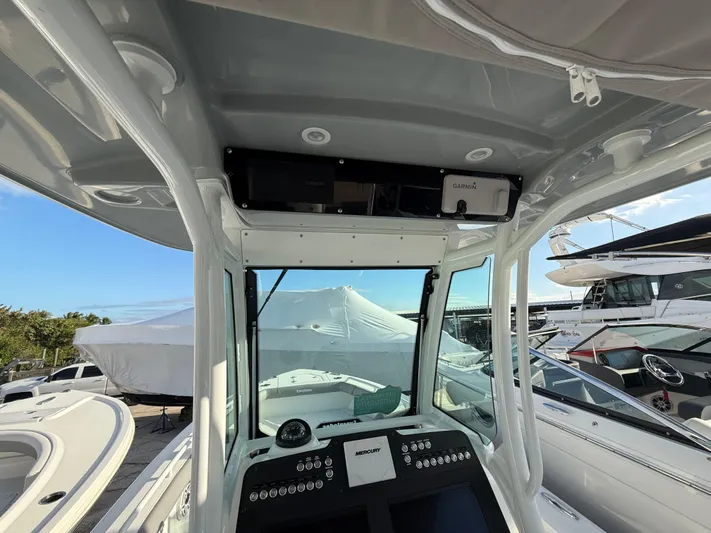  Yacht Photos Pics 2025 Everglades 253 Cc - Image 7