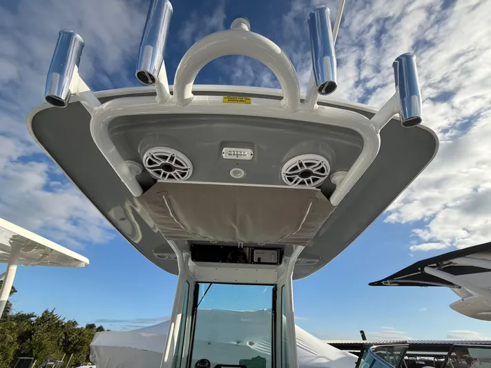  Yacht Photos Pics 2025 Everglades 253 Cc - Image 5