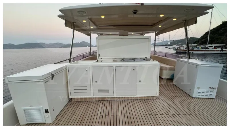  Yacht Photos Pics Apreamare Maestro 82