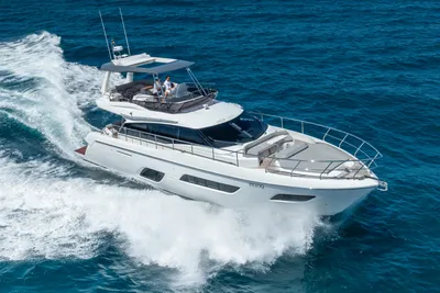 Ferretti Yachts 550