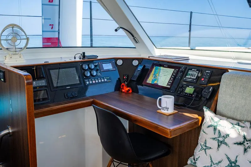 Tribute Yacht Photos Pics 