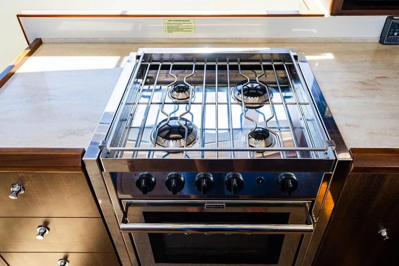 Tribute Yacht Photos Pics 