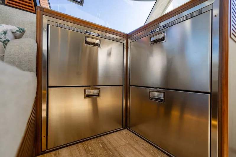 Tribute Yacht Photos Pics 