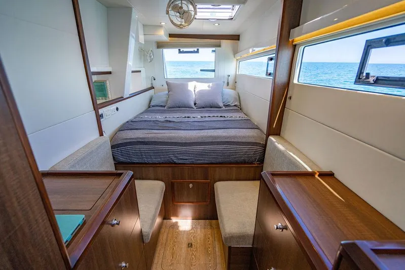 Tribute Yacht Photos Pics 