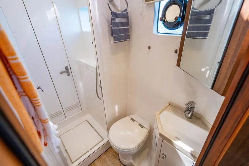 Tribute Yacht Photos Pics 