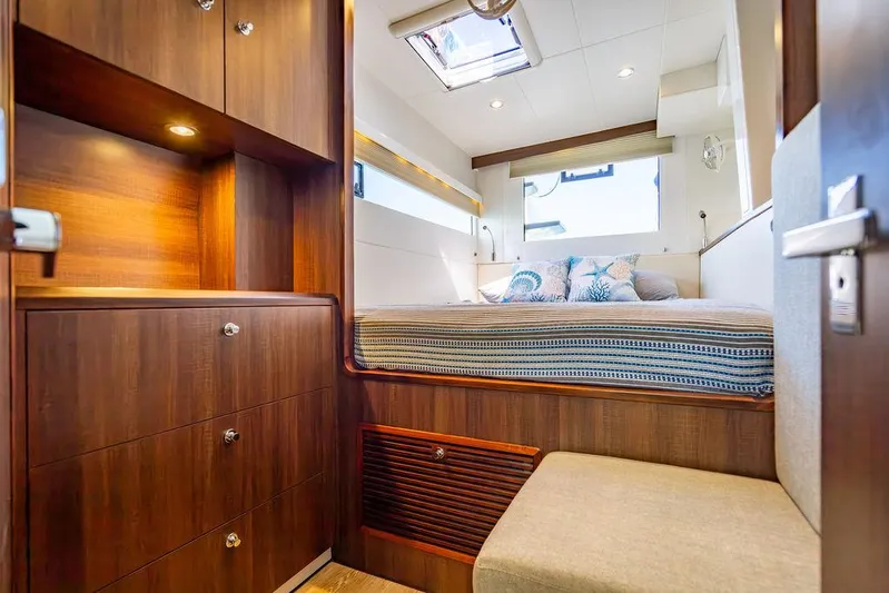 Tribute Yacht Photos Pics 