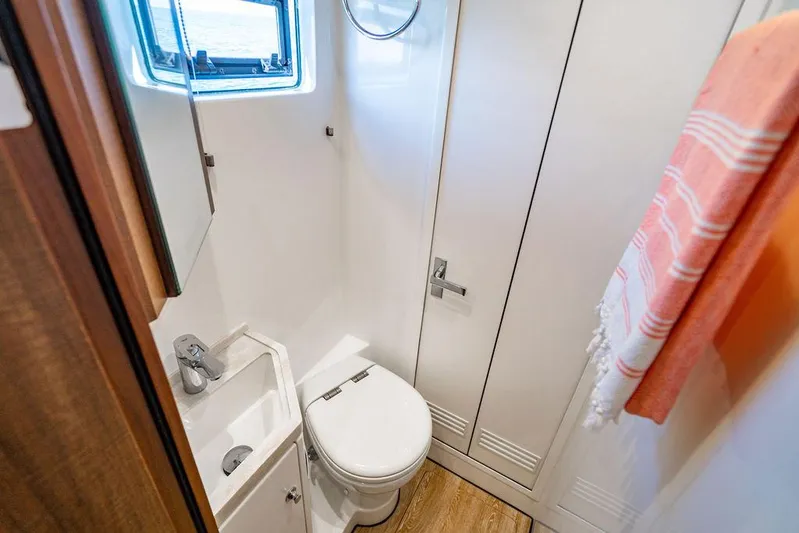 Tribute Yacht Photos Pics 