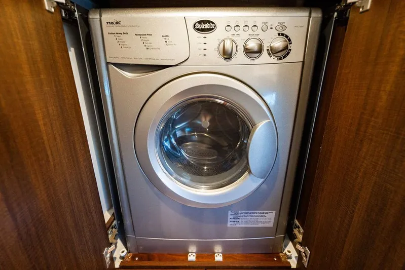 Tribute Yacht Photos Pics 