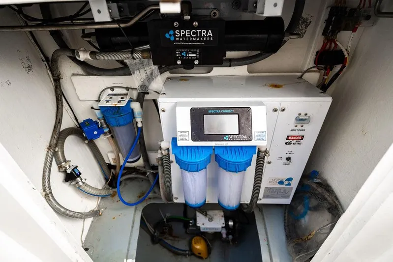 Tribute Yacht Photos Pics 