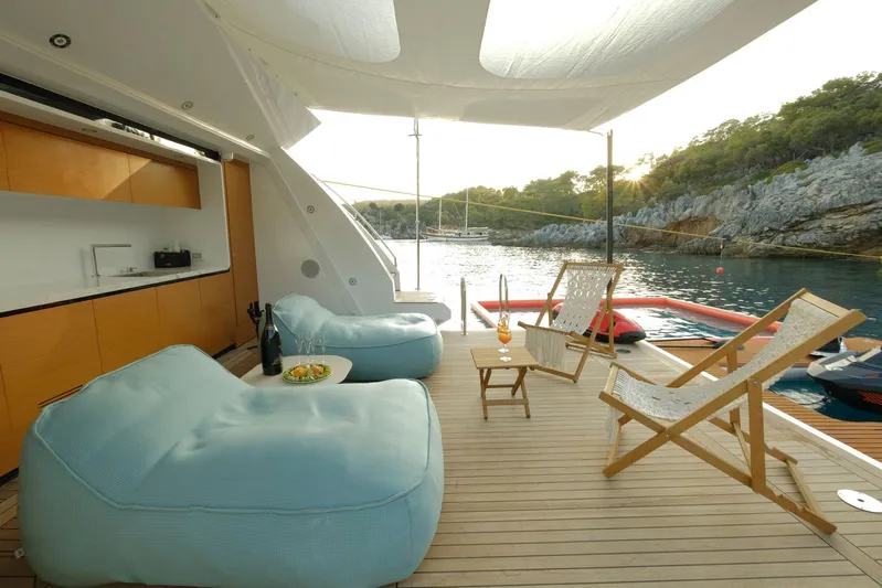 Love T Yacht Photos Pics AZIMUT GRANDE 35 2022