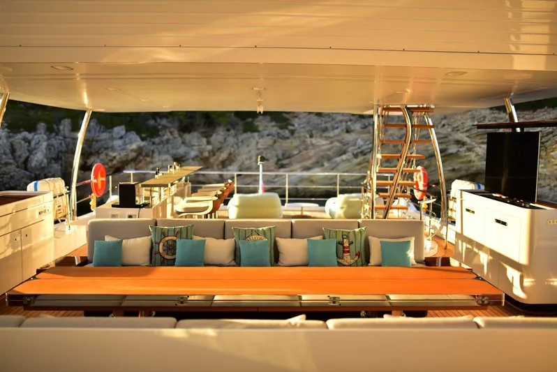 Love T Yacht Photos Pics AZIMUT GRANDE 35 2022