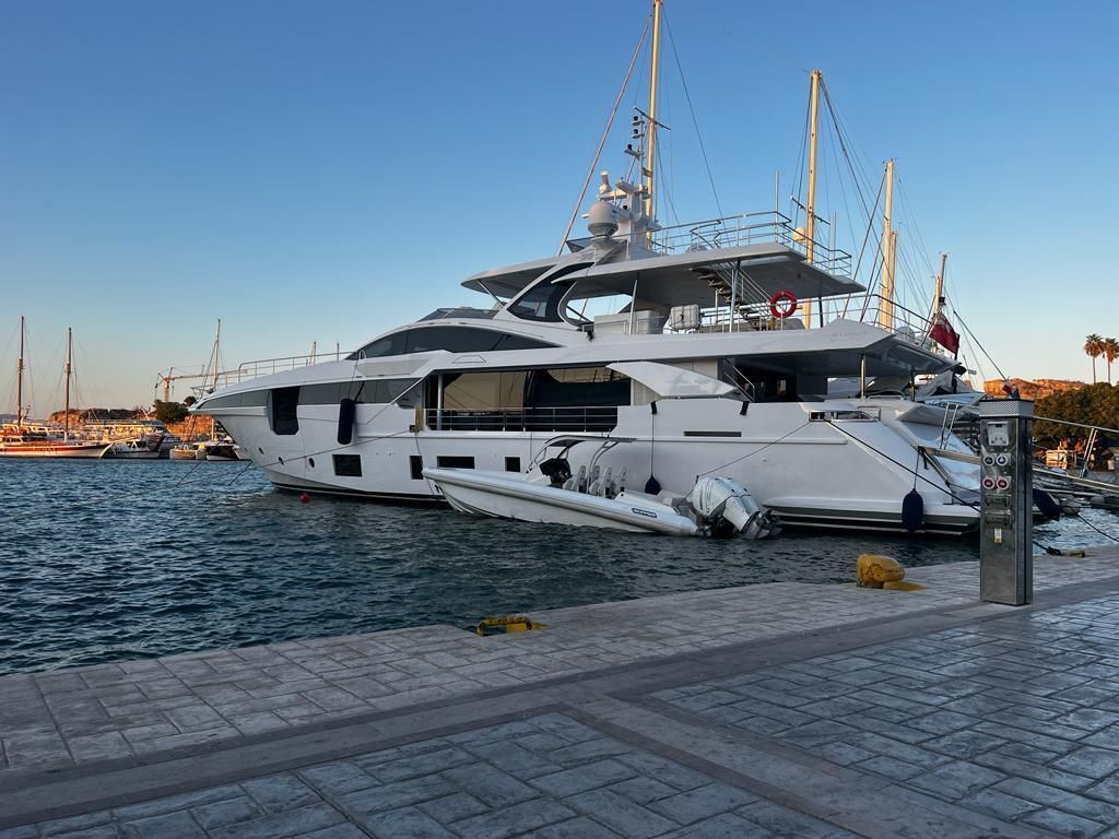 2022 Azimut 114 