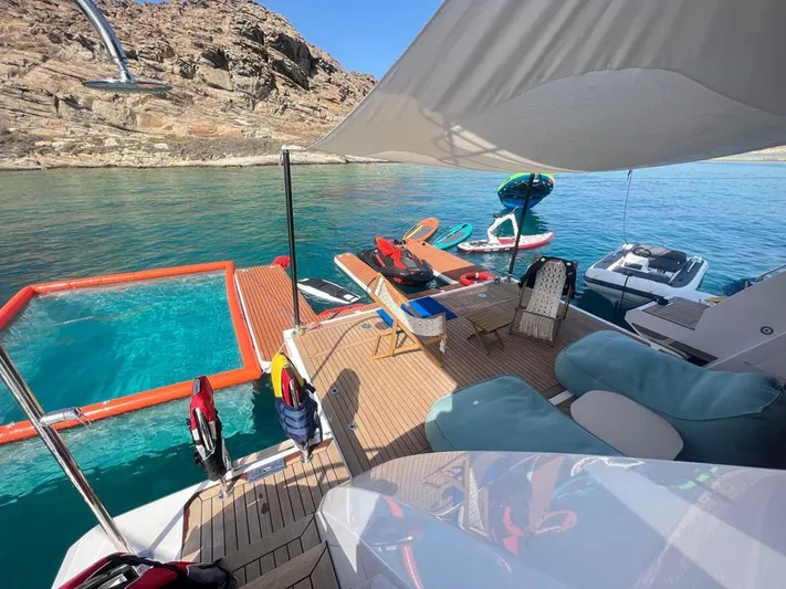 Love T Yacht Photos Pics AZIMUT GRANDE 35 2022