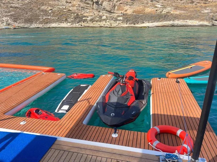 Love T Yacht Photos Pics AZIMUT GRANDE 35 2022