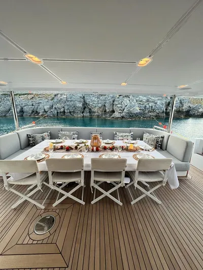 Love T Yacht Photos Pics AZIMUT GRANDE 35 2022