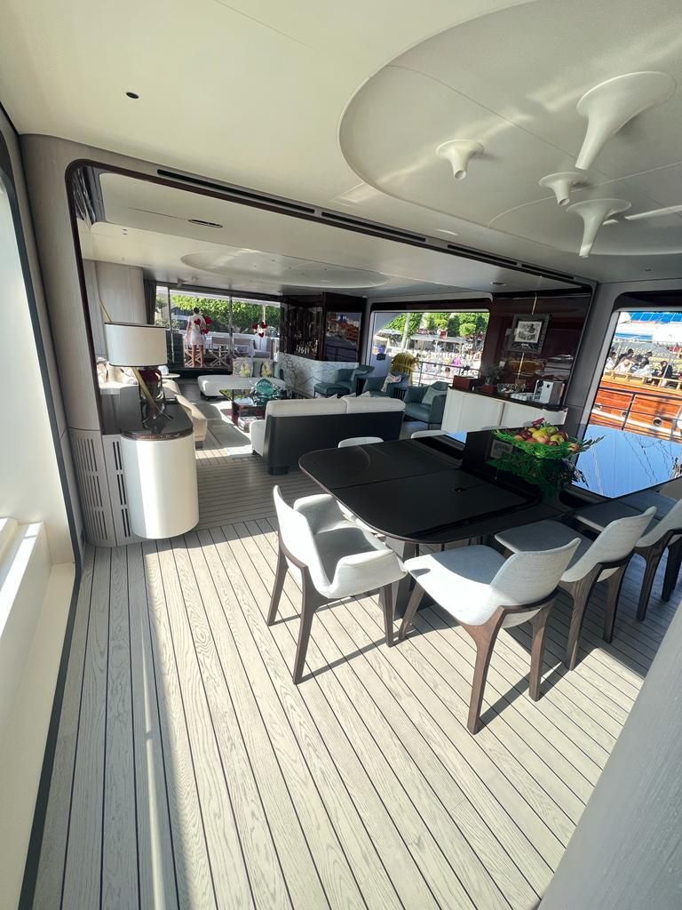 2022 Azimut 114 