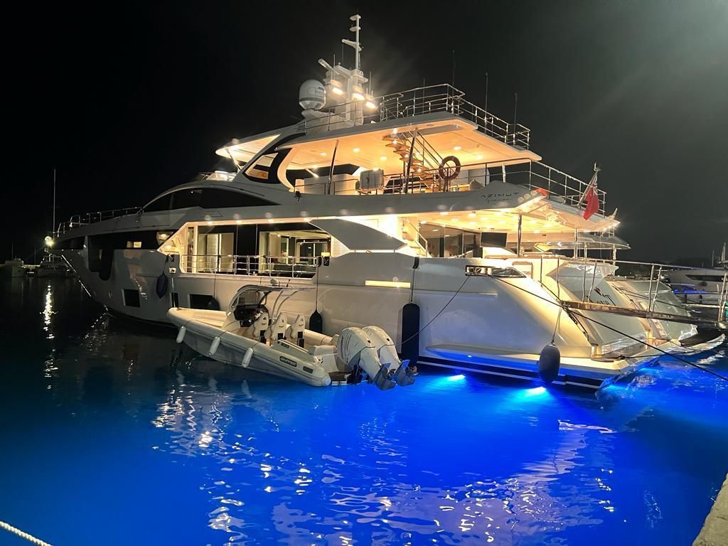2022 Azimut 114 