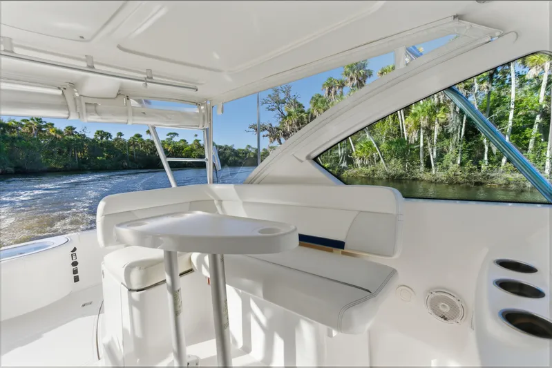 Serenity Yacht Photos Pics Tiara 31 Serenity- Dinette