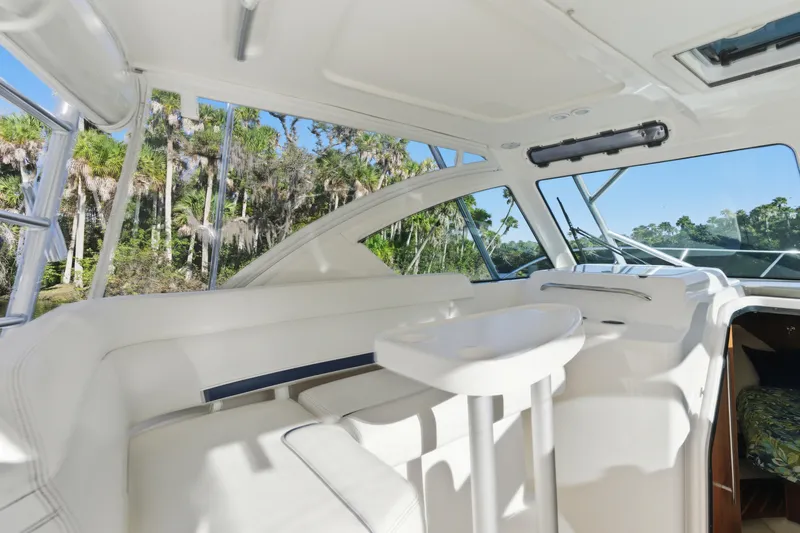 Serenity Yacht Photos Pics Tiara 31 Serenity- Dinette