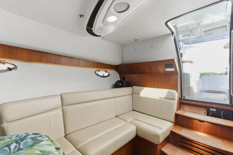 Serenity Yacht Photos Pics Tiara 31 Serenity- Cabin Seating