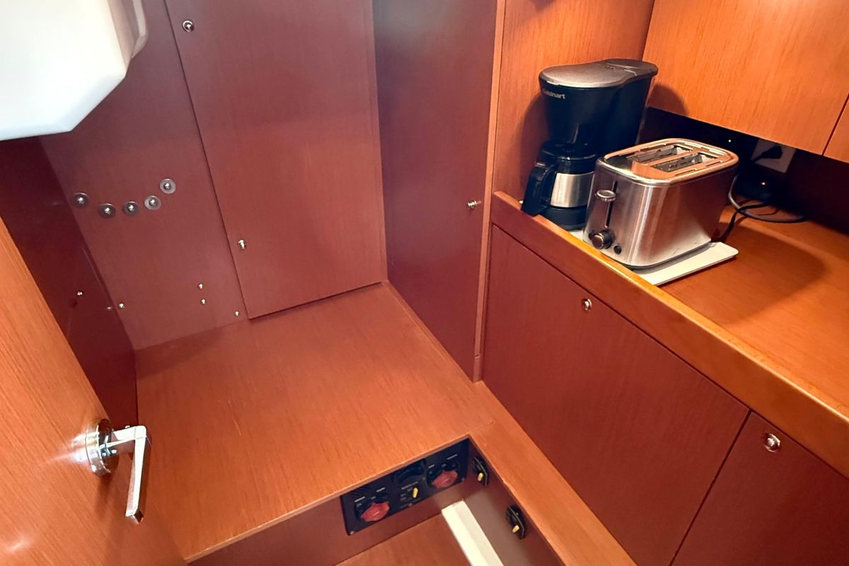 2019 Beneteau 41 