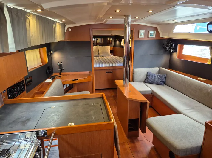 Wanderer Yacht Photos Pics Interior of 2019 Beneteau Oceanis 41.1 yacht, featuring modern design and comfortable seating.
