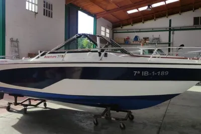 1990 Glastron Aventura 214