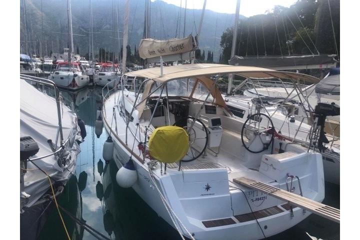 2019 Jeanneau Sun Odyssey 389