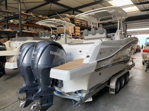 2023 Jeanneau CAP CAMARAT 9.0 Center Console