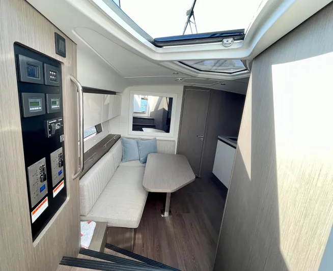 Ancnhor Man 2 Yacht Photos Pics 