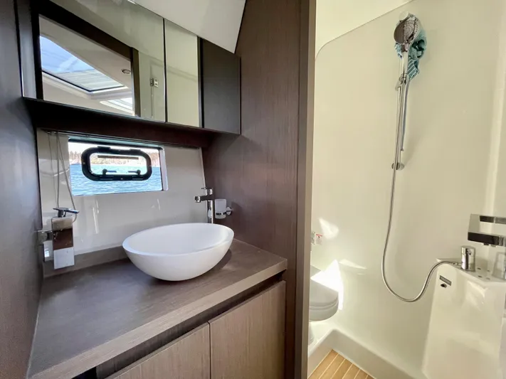 Ancnhor Man 2 Yacht Photos Pics 