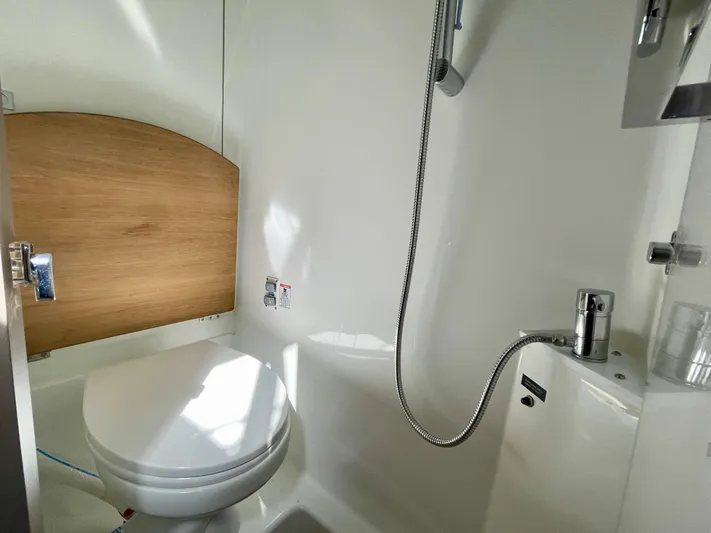 Ancnhor Man 2 Yacht Photos Pics 