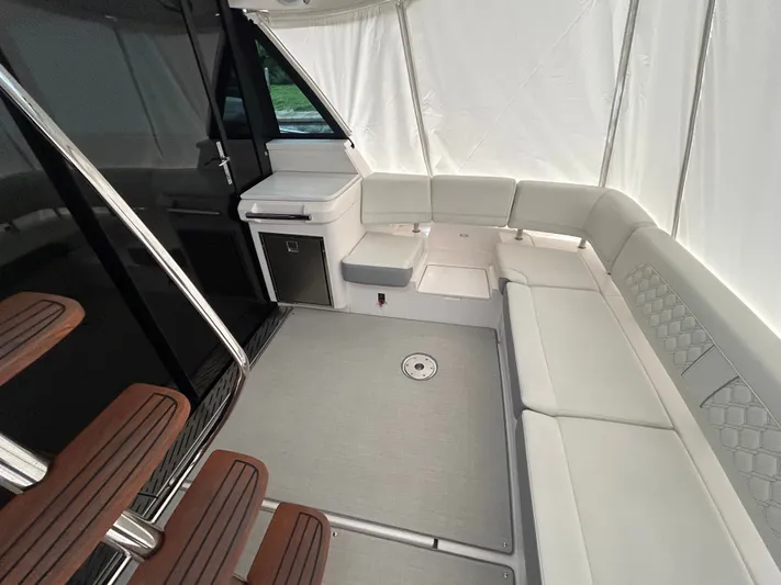  Yacht Photos Pics 2026 REGAL 42 FXO - Image 5