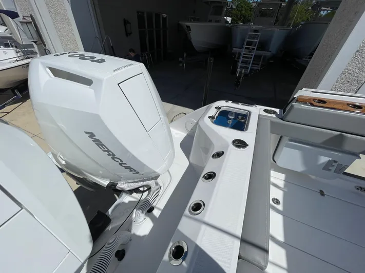  Yacht Photos Pics 2025 Everglades 315 Cc - Image 17