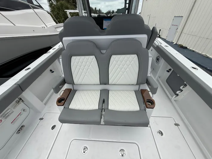  Yacht Photos Pics 2025 Everglades 315 Cc - Image 24